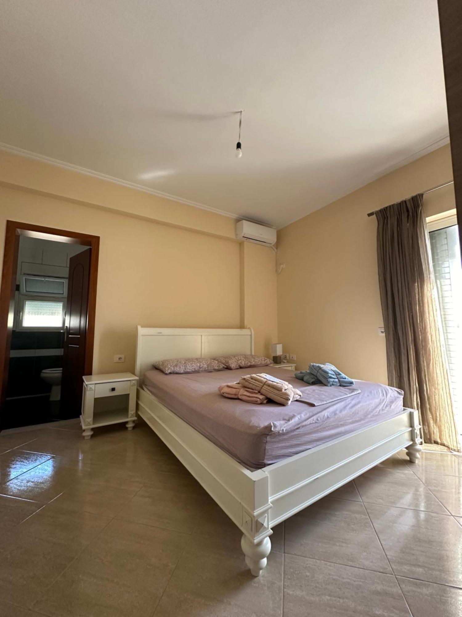 Aleksander Apartamento Sarandë